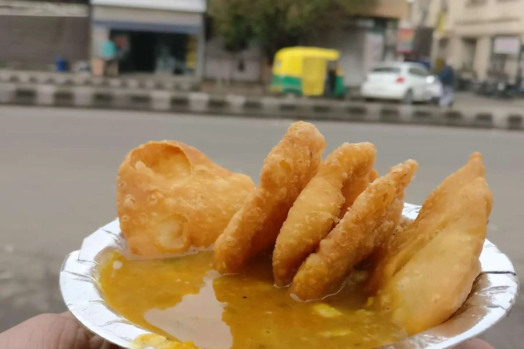 Sharma Kachori Vale