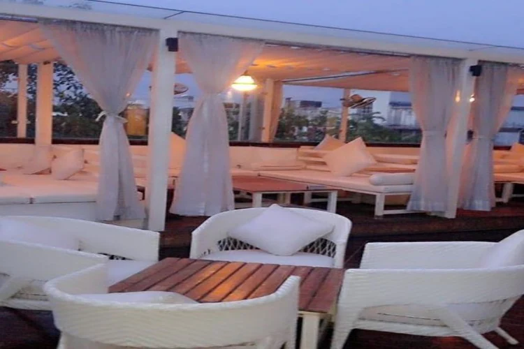 Zucca Lounge Zucca Lounge