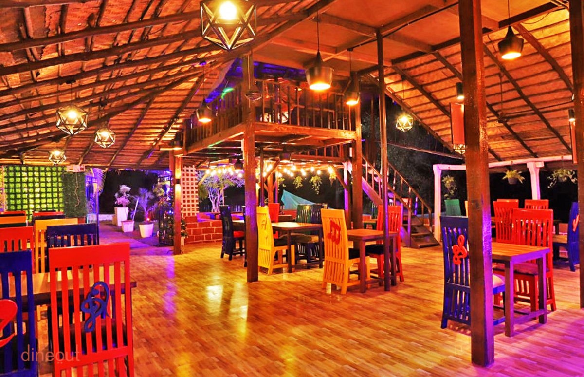 Drunken Hut Bar And Restaurant