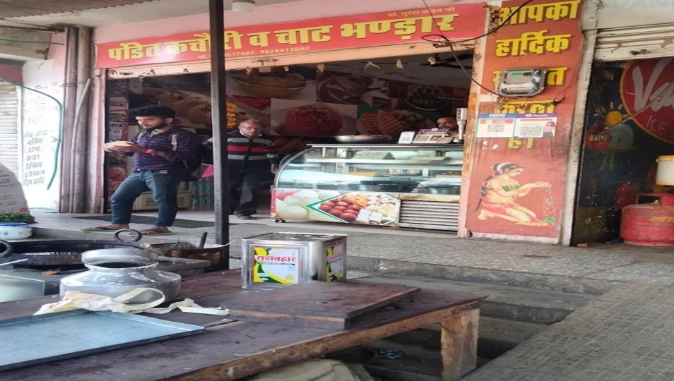 Pandit Kachori Wala