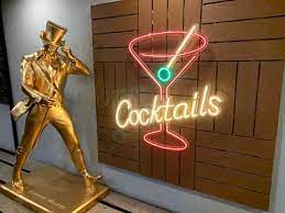 12 COCKTAILS RESTAURANT BAR