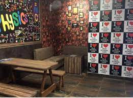 16 OLD SCHOOL CAFE