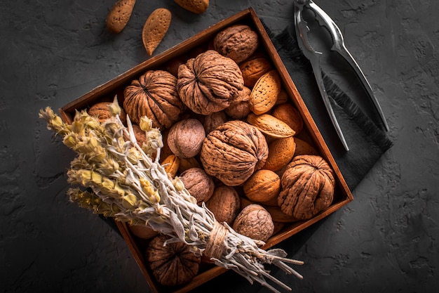 20 Walnuts