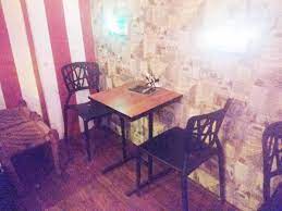 20.Moms Cafe
