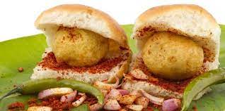 6 Arogya Tandoor Vadapav and Chai