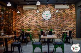 6 La Pinoz Pizza Bistupur Jamshedpur