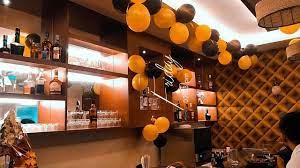 7 Universal Bar and Restaurant