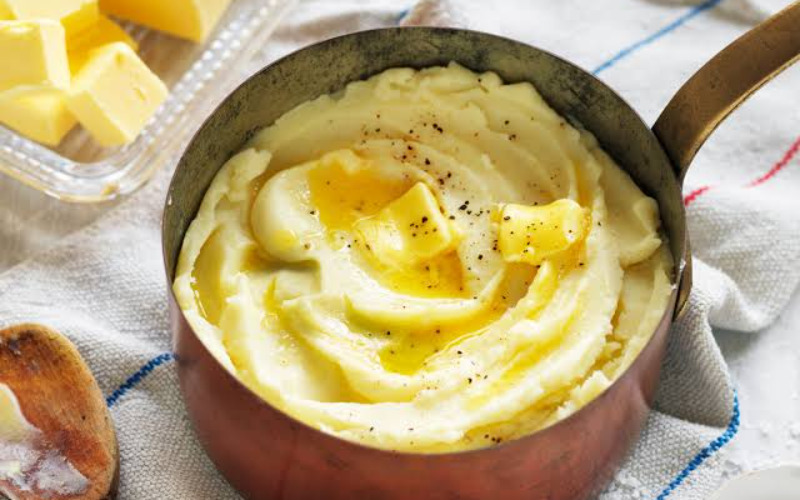 buttery-mashed-potatoes buttery-mashed-potatoes