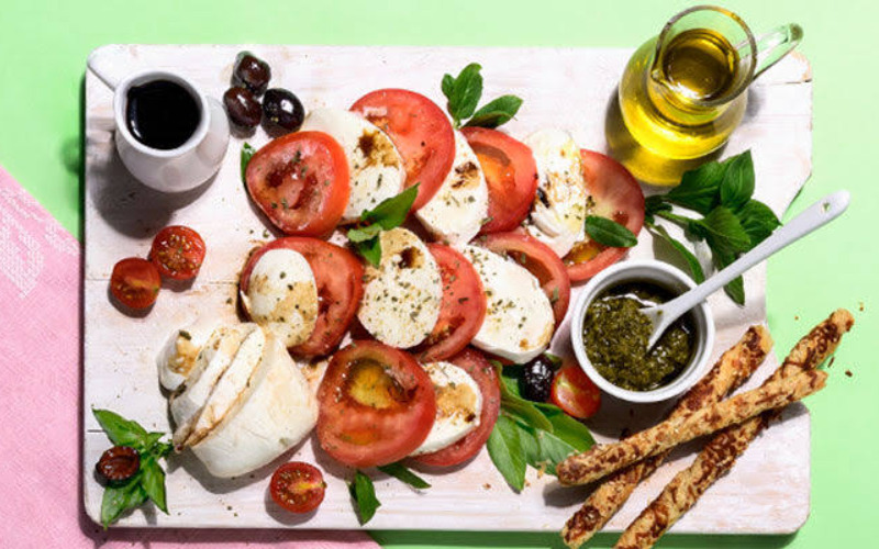caprese-salad caprese-salad