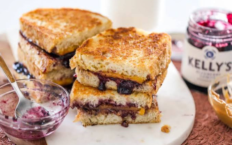 peanut-butter-and-jelly-sandwich