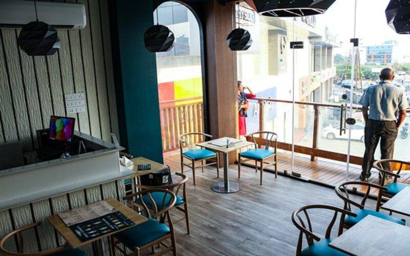 rolling-dough-cafe rolling-dough-cafe