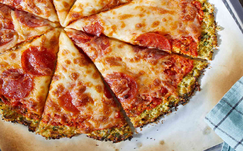 cauliflower-crust-pizza