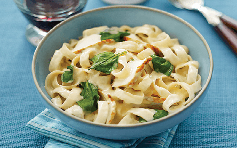mug-chicken-alfredo-pasta