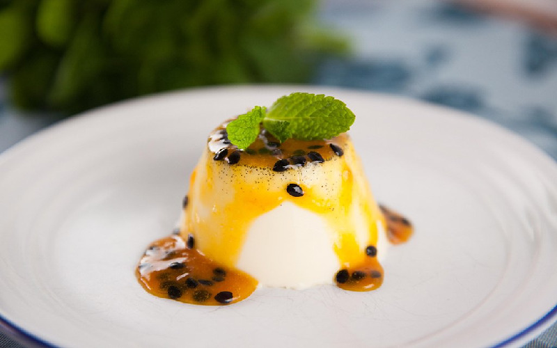 passion-fruit-panna-cotta