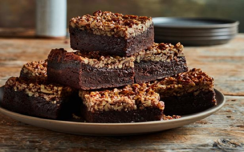 pecan-pie-brownies