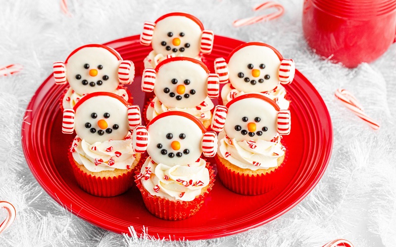 snowman-cupcakes