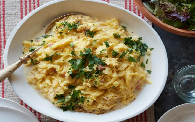 spaghetti-squash-carbonara