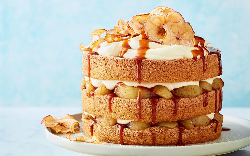 toffee-apple-and-cinnamon-sponge-cake-recipe