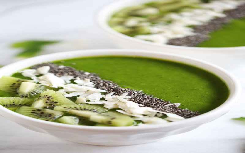 tropical-green-smoothie-bowl