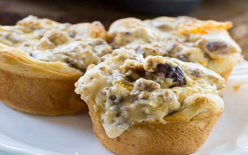 turkey-and-gravy-biscuit-cups