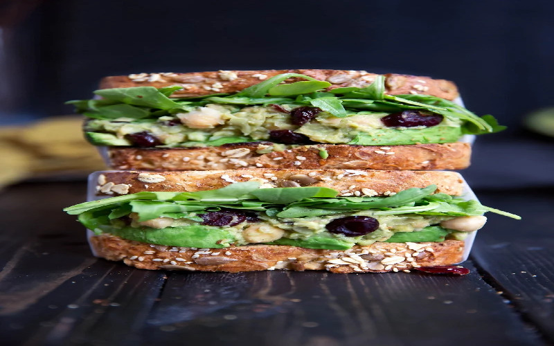 avocado-and-chickpea-salad-sandwich