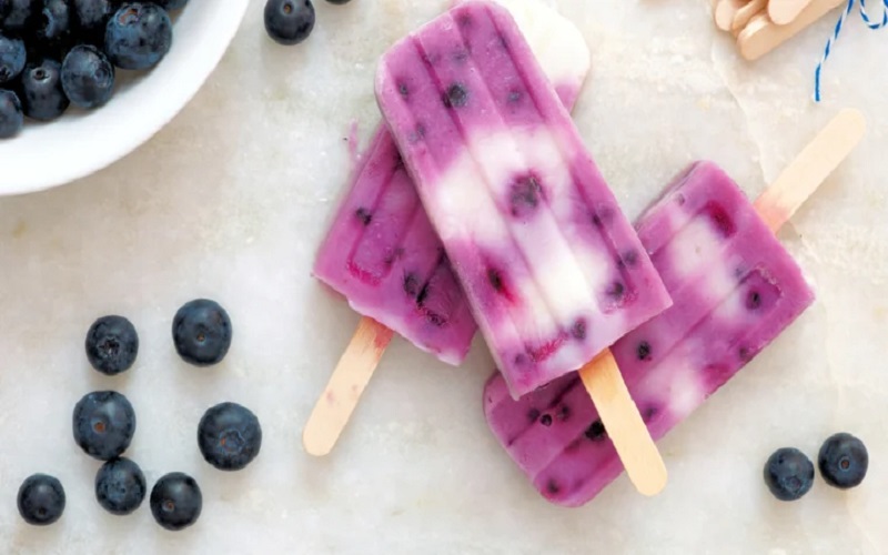 blueberry-vanilla-popsicles
