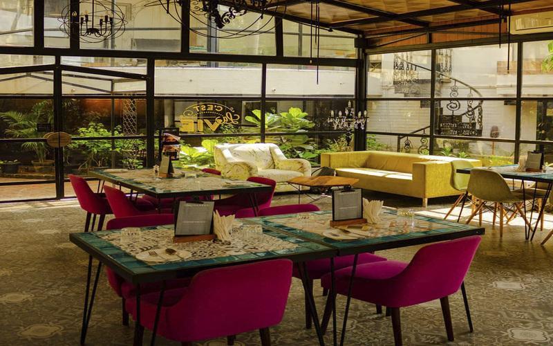 cafe-de-paris