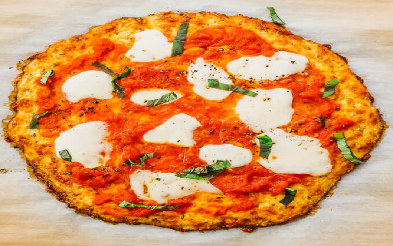 cauliflowercrust-margherita-pizza