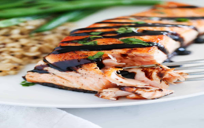 chocolate-balsamic-glazed-salmon