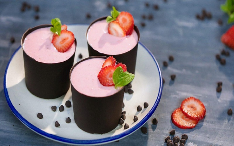 chocolate-strawberry-cup