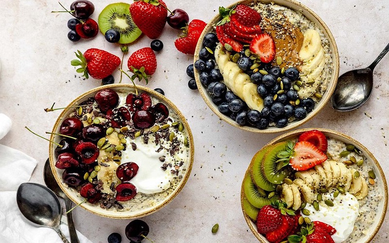 fruit-and-oats-bowl