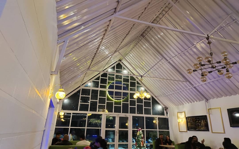 hill-view-caf-and-restro