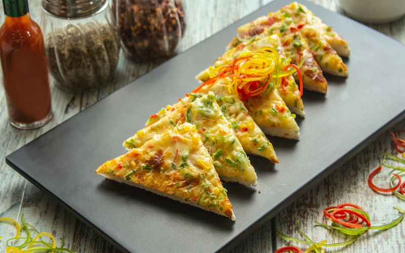 makhani-cheese-chili-toast-recipe