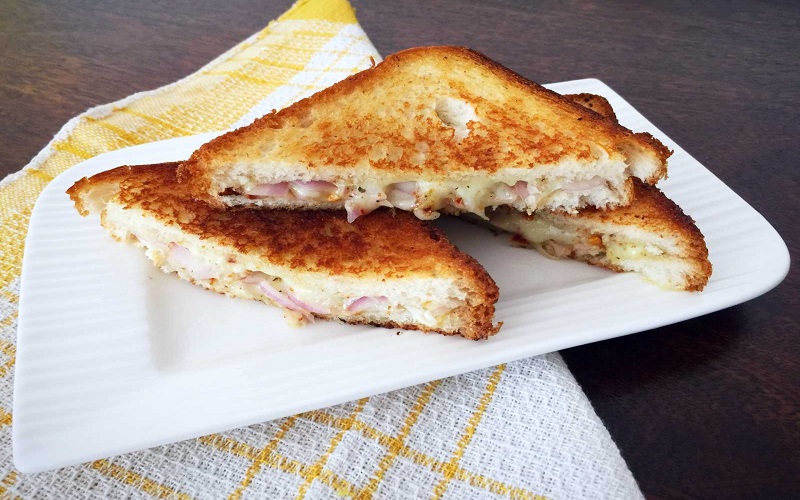 masala-onion-cheese-sandwich-recipe