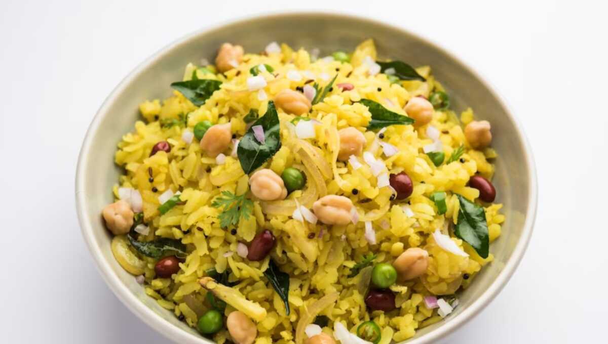 poha-with-peanuts-and-chickpeas