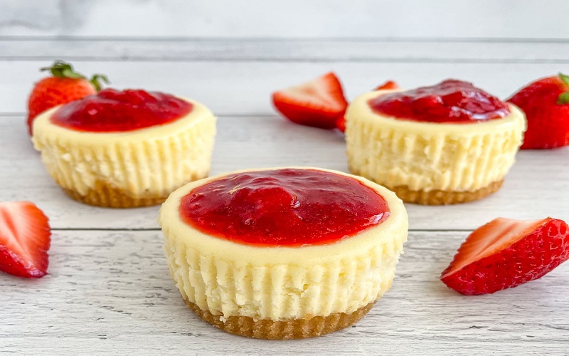 strawberry-cheesecake-bites