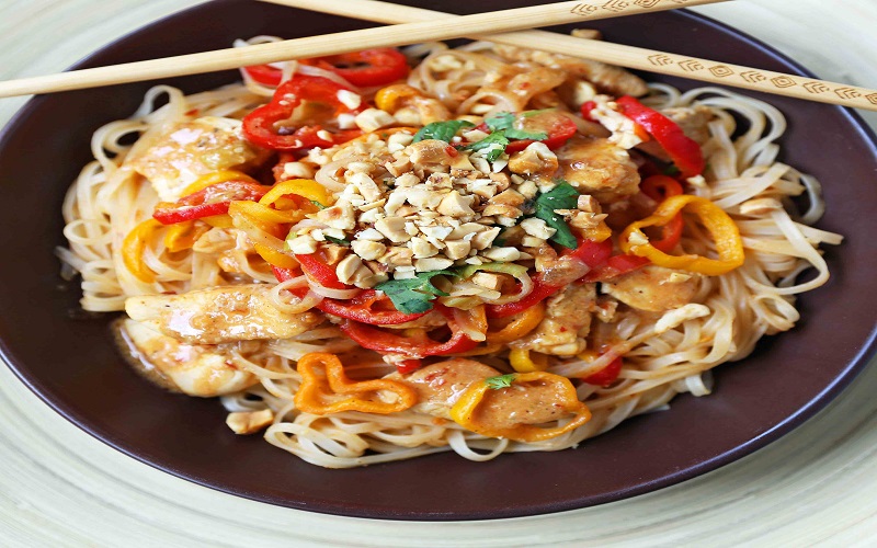 chicken-thai-noodle