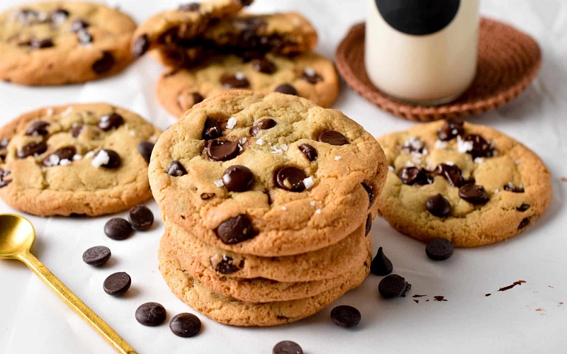 chocolate-chip-cookies
