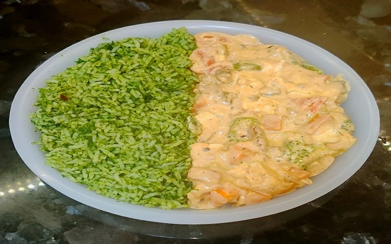 veggies-in-paprika-with-spinach-rice