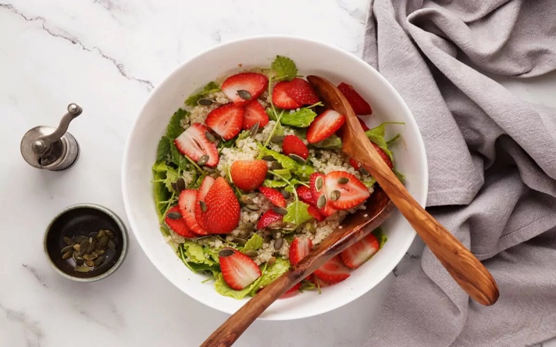 breakfast-strawberry-salad-recipe