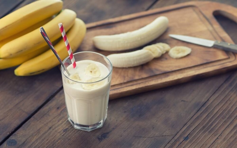 coconut-and-banana-smoothie