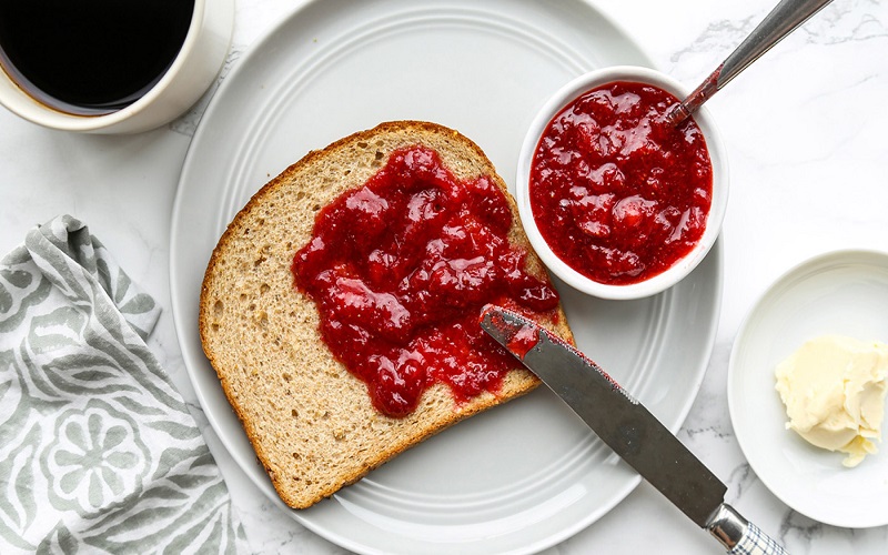 strawberry-jam-with-bread-recipe