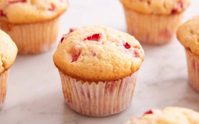 strawberry-muffins