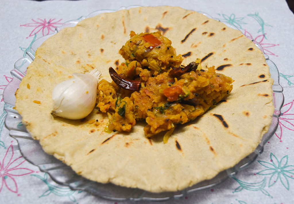 jhunka-bhakri