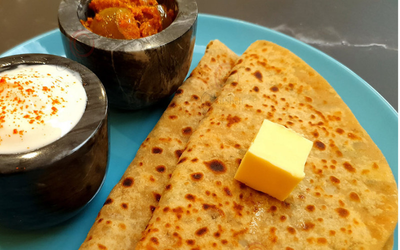aloo-paratha aloo-paratha
