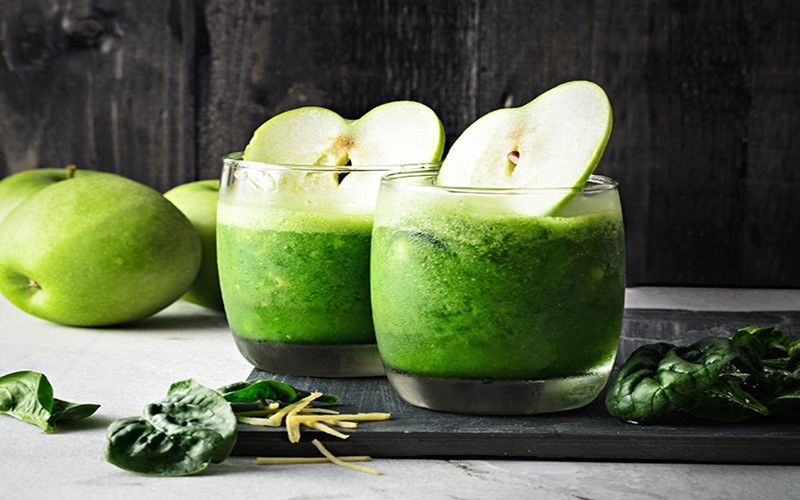 Green Apple With Spinach Juice