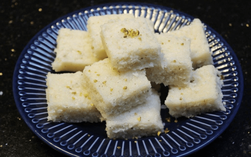 coconut-barfi coconut-barfi