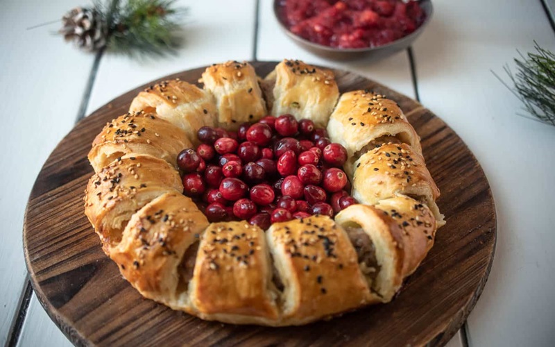 sausage-roll-wreath