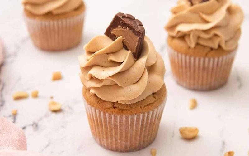 peanut-butter-cupcakes