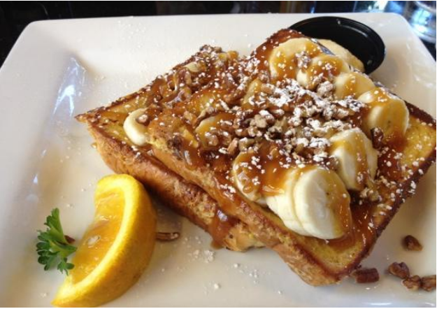 Banana-French-Toast-With-Cinnamon-Apples
